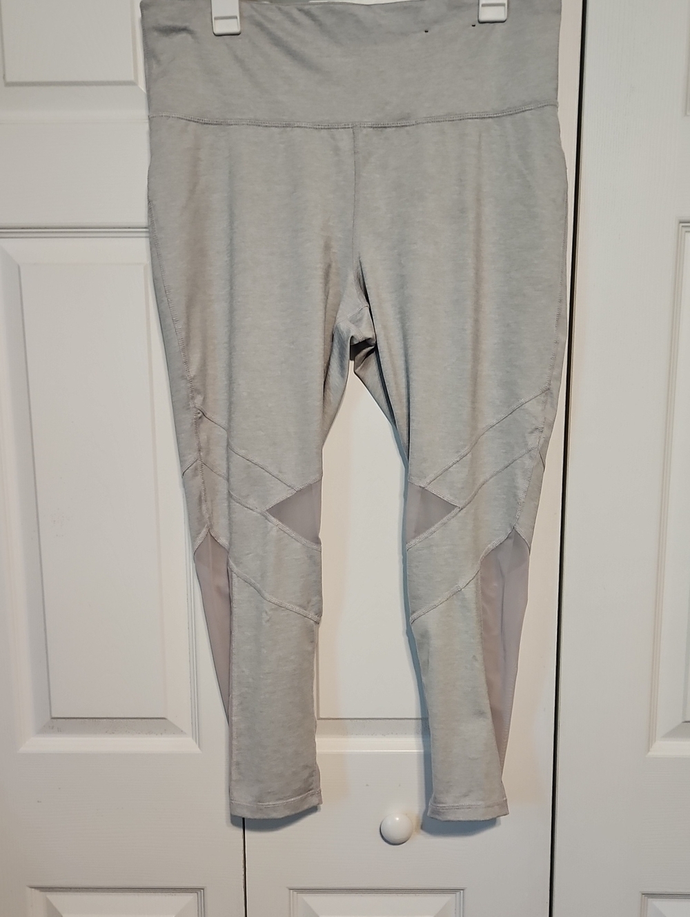 Xersion Light Gray Mesh-Panel Leggings